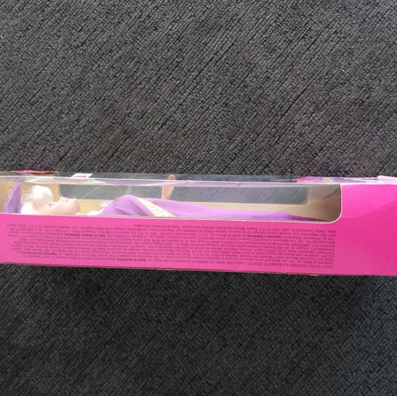 1996 special edition graduation barbie - Picture 3 of 6